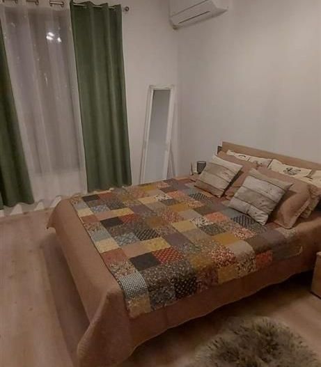 1 camera parter loc de parcare BLOC NOU-Benzinaria ESSO - Poză 1