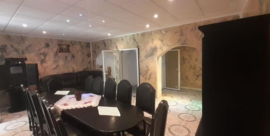 Ag. EUROPA vinde parterul unei case cu 2 etaje în zona Carpați 2. - Poză 1