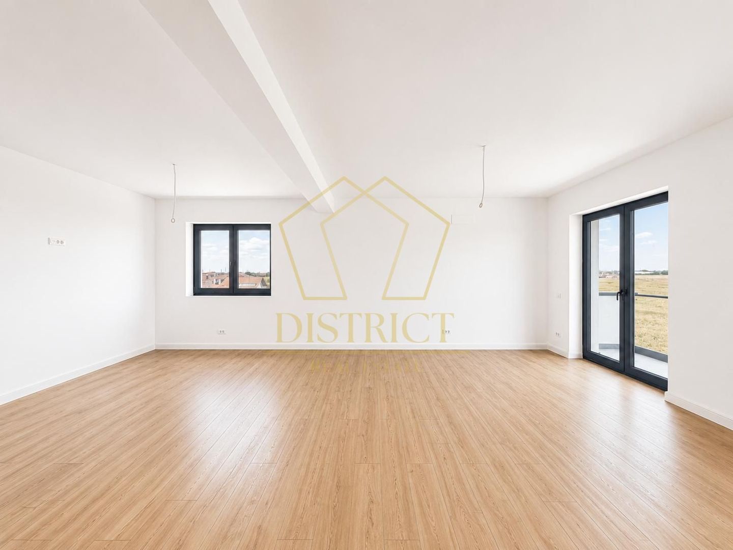 COMISION 0 | Apartament deosebit cu 4 camere | Torontalului - Poză 2
