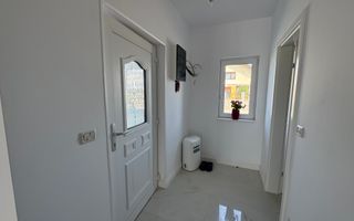 Casa cu 5 camere , 3 bai si garaj in Dumbravita - Poză 18