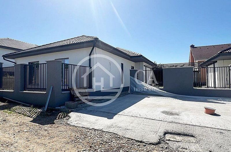 Casa de vanzare cu 3 camere in zona Dealuri, Oradea - Poză 2