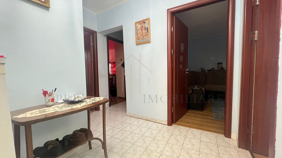 Apartament 3 camere – Etaj 2/4 – Zona de jos - Poză 4