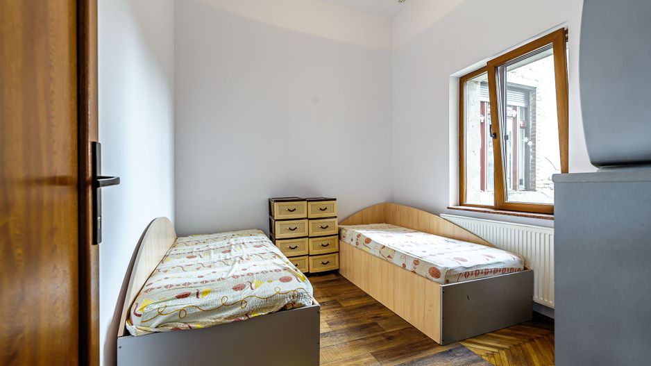 Apartament în Palatul Bohuș, lângă Teatrul de Stat. - Poză 8