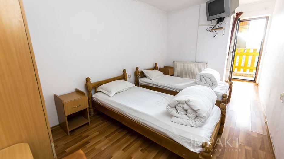 Pensiune 10 camere in statiunea Muntele Baisorii - Poză 18