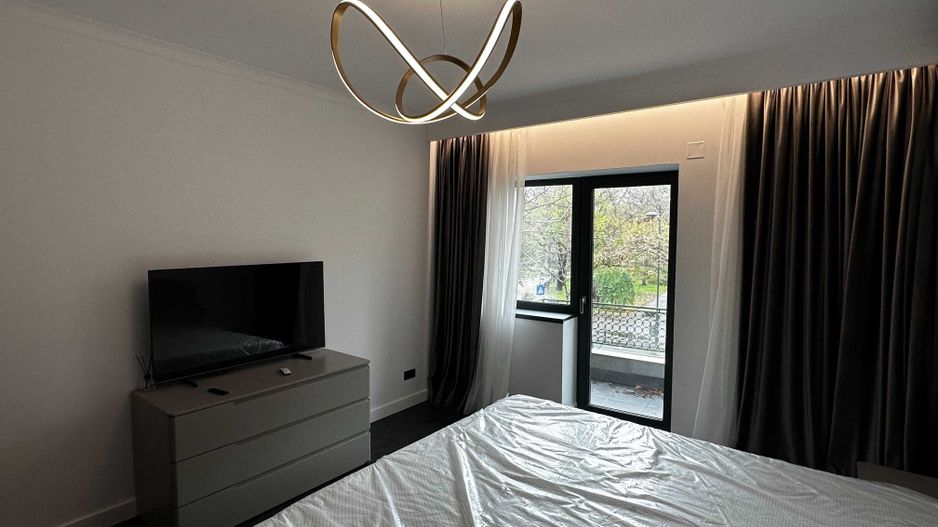 Apartament exclusivist 3 camere, 100 mp, ultralux, Primăverii–Beller, totul nou - Poză 1