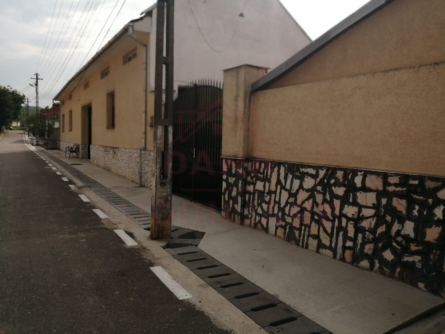 PROPRIETATE CU 2 CASE ȘI CURTE\VALEA TIMIȘULUI\JUD.CS - Poză 1