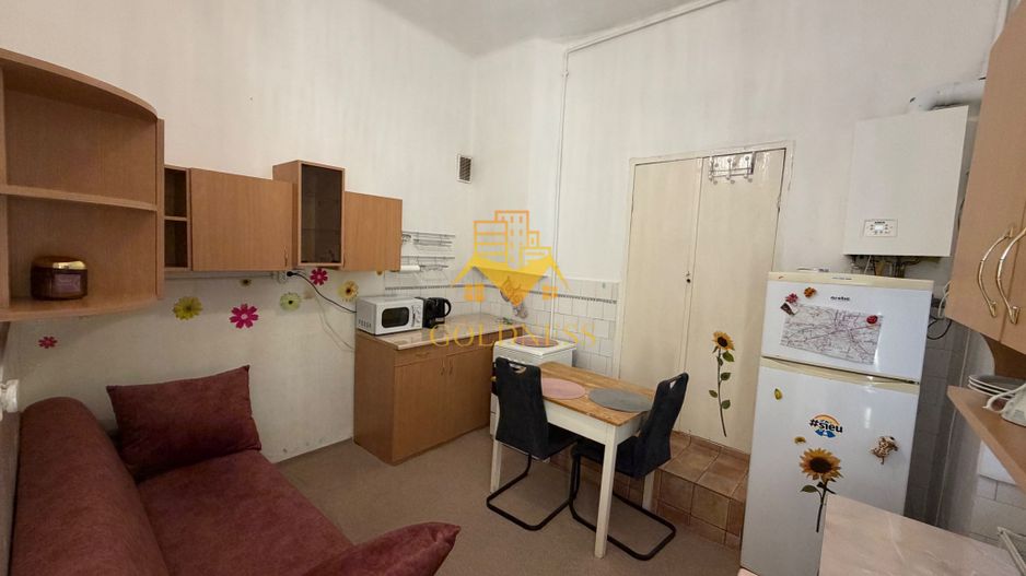 1 camera, Piata Unirii, Piata Muzeului, BCU, Meron, Marty, KFC - Poză 4