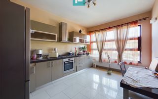 Vilă spațioasă cu 8 camere, Grădiște - Poză 4