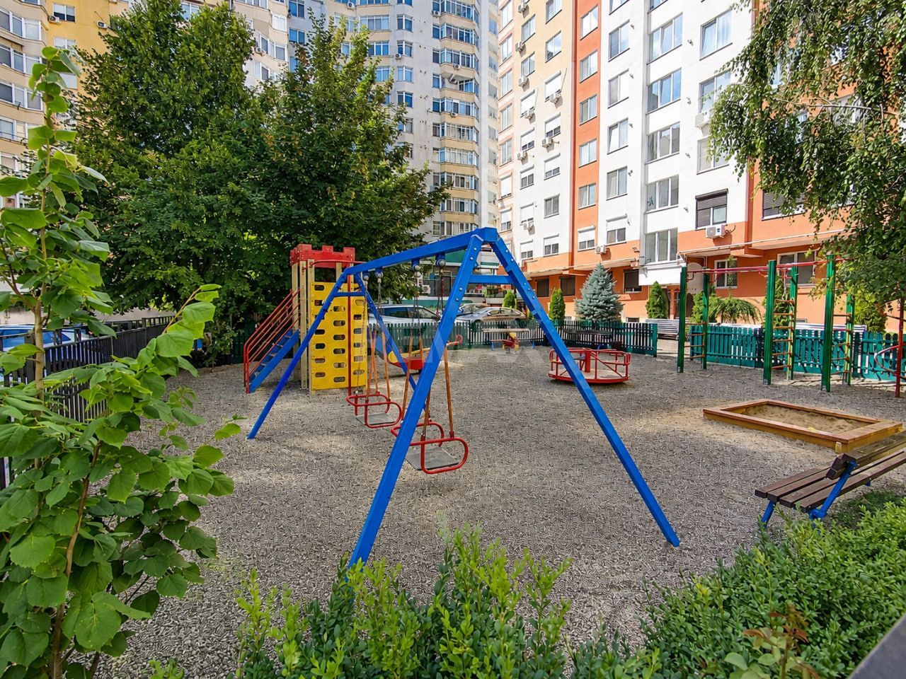 Buiucani | Alba Iulia| 2 + Living | 75 m² | Bloc Nou | Vedere Panoramică - Poză 4