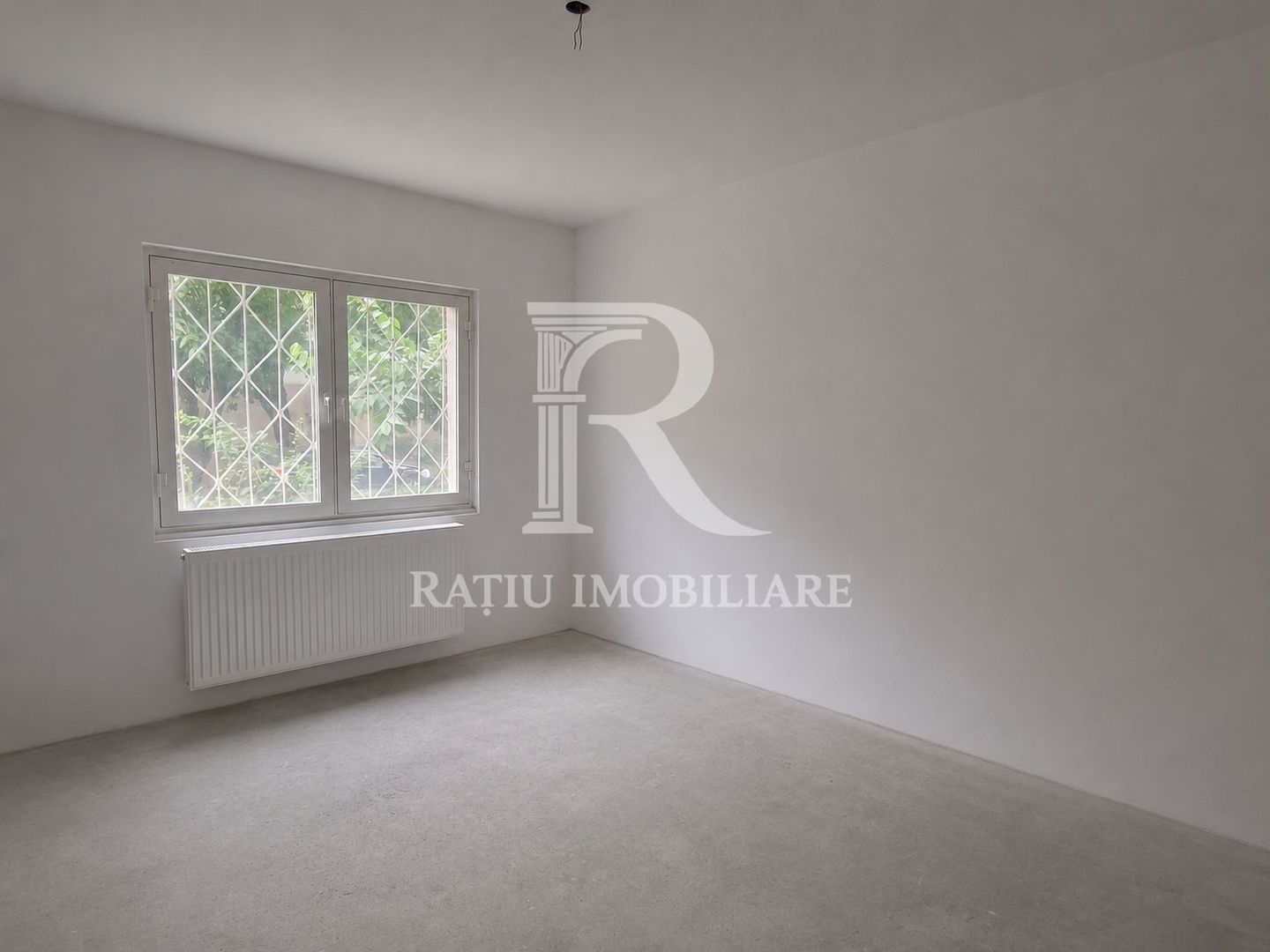 Apartament cu 4 camere | Parter | Decebal | Oradea - Poză 1