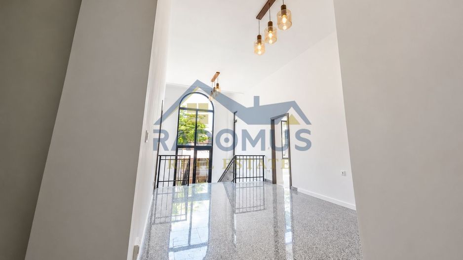 Vilă Premium Ultracentrală | 441 mp | Renovată  Integral 2025 | - Poză 8