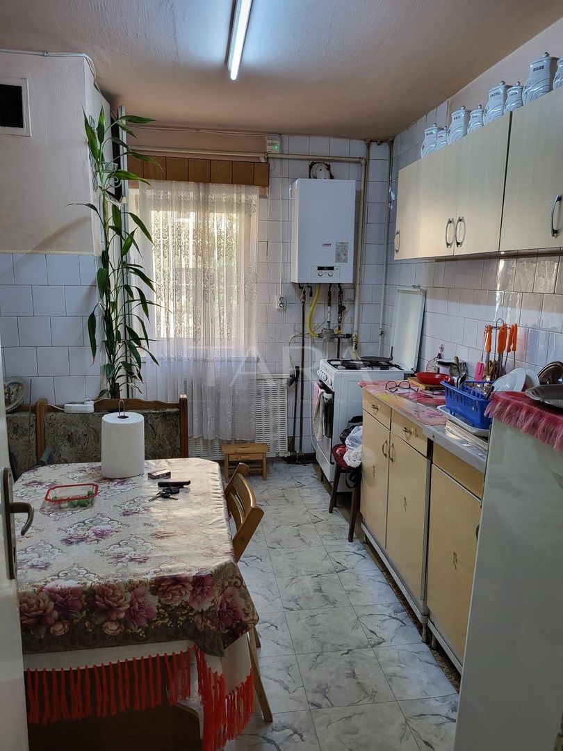 Apartament 4 camere, zona Kaufland - Poză 2