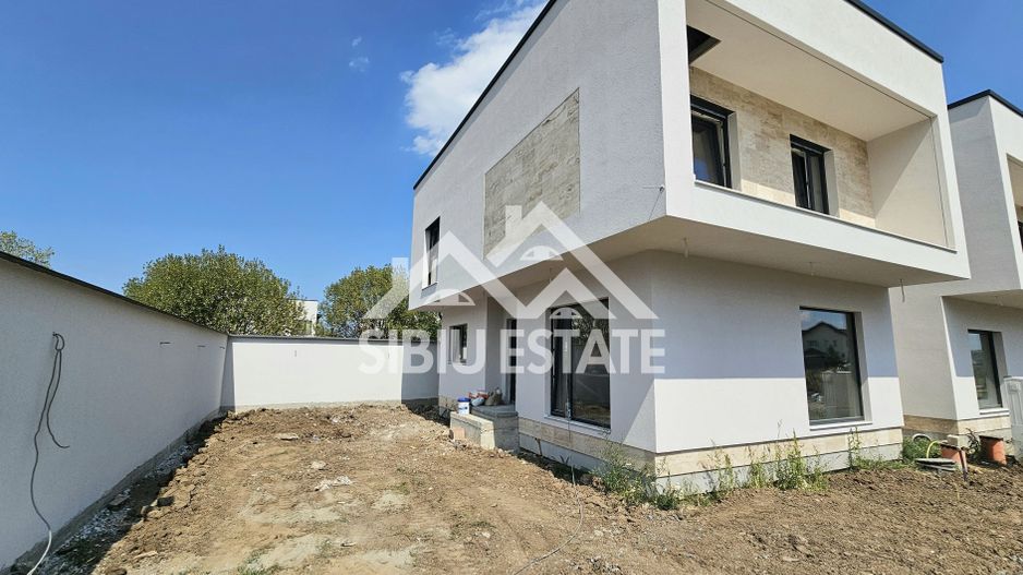 Casa noua 4 camere Selimbar central - Poză 19