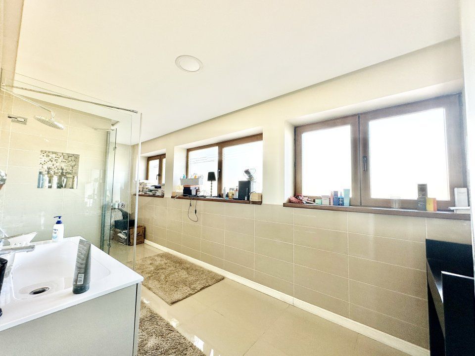 Casă deosebită pe 4 niveluri, renovată, lângă Parcul Tineretului şi metrou. - Poză 16