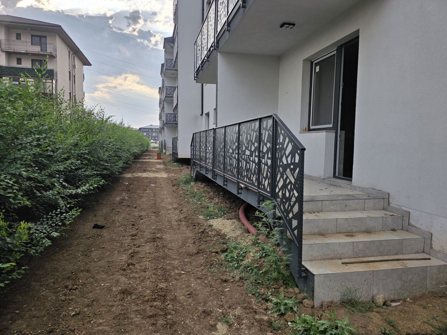 AP. 2 CAMERE - GRADINA 43MP, BUCATARIE INCHISA, STATIE STB,COMISION 0% - Poză 1