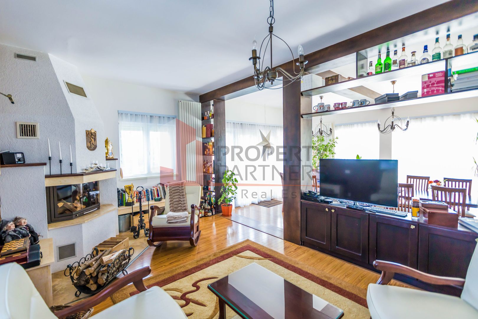 Vilă 340 mp Bran | Teren 5500 mp | 6 dormitoare cu băi proprii - Poză 12