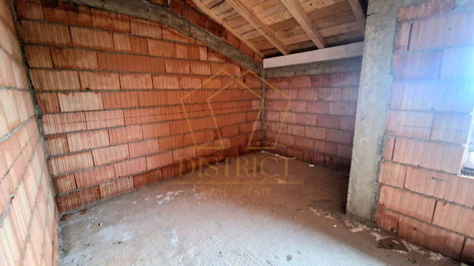 Duplex la rosu cu 3 camere | Mosnita Veche | Padurea Bistrei - Poză 4