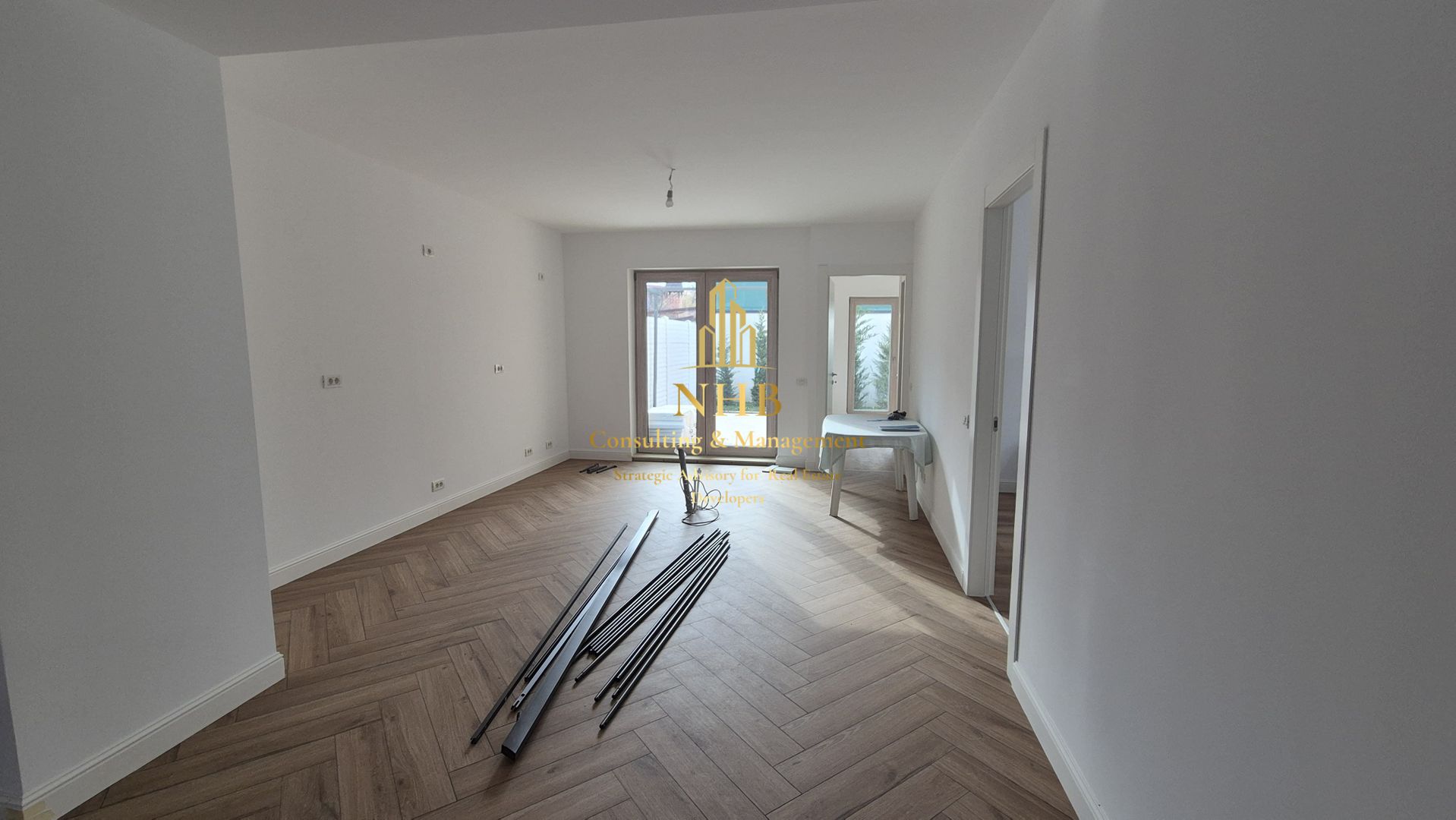 Apartament 4 camere, bloc boutique, curte, parcare - Metrou Bazilescu - Poză 2