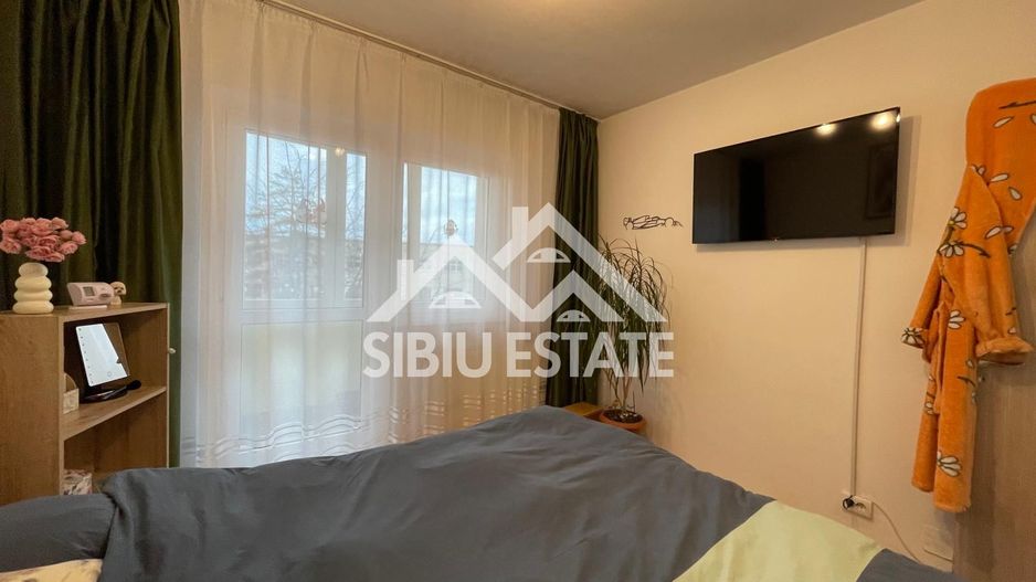 Apartament decomadat cu 3 camere, etaj 2 Cartier Valea Aurie - Poză 7