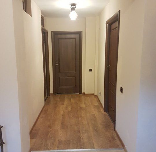 Închiriez apartament in vila - Poză 9