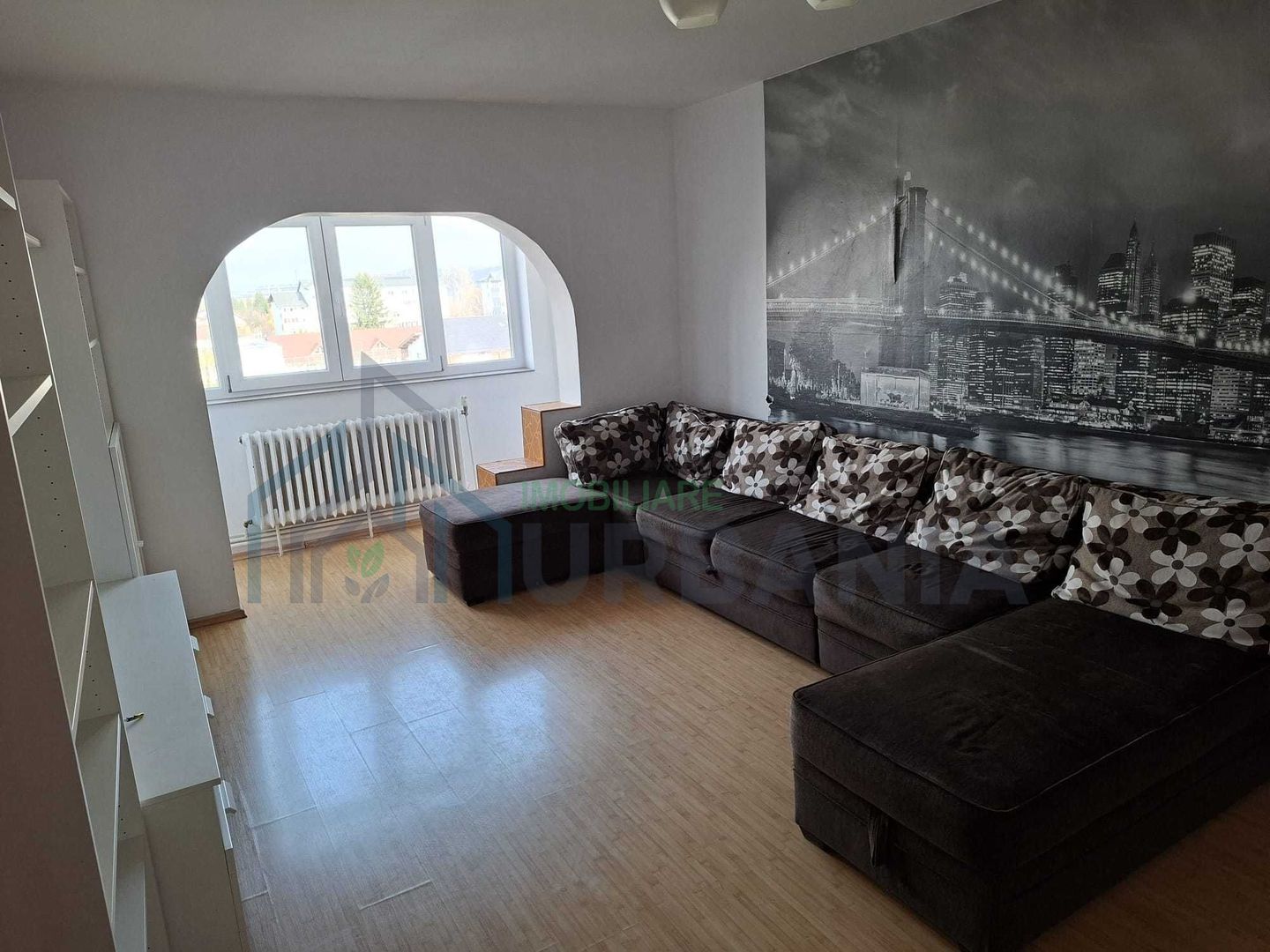 P.F. inchiriez apartament 3 camere Lunca Cetatuii - Poză 1