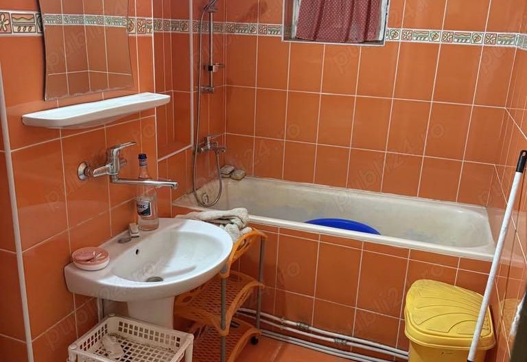 Vand Apartament 2 Camere - Poză 2
