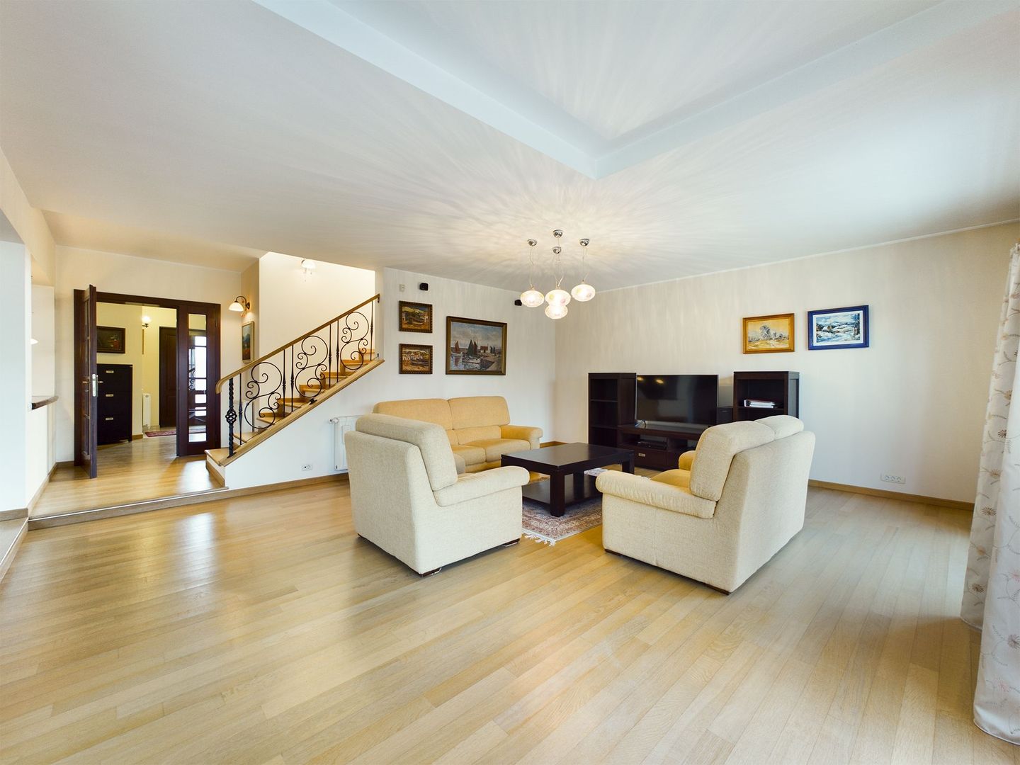 Vilă 6 camere zona Tabacovici - Poză 11