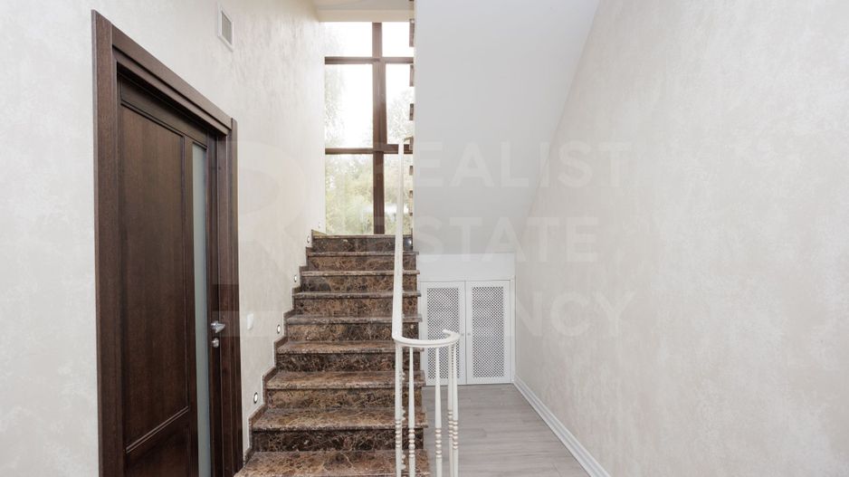 Chirie , casă 180 mp + 6 ari, str. Ghidighici, Buiucani - Poză 20