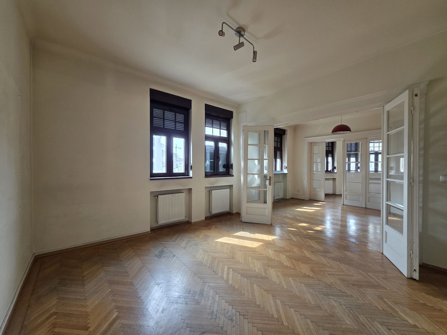 Apartament 4 camere de inchirat Armenasca Romana - Poză 1