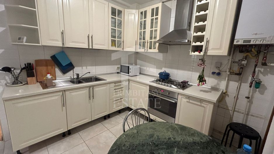 3 Camere Ultracentral 2 minute de Metrou Univestitate - Poză 7