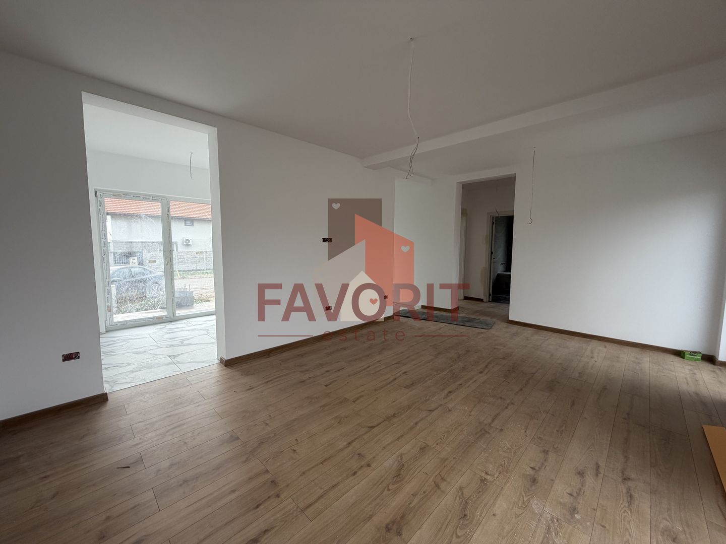 Finisat la cheie. Bucatarie inchisa. Acces asfaltat - Poză 3