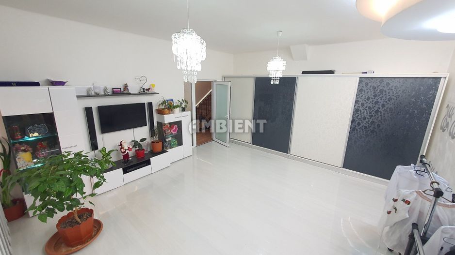 CASĂ INDIVIDUALĂ P+M, teren 317 mp, zona M. GRECILOR; - Poză 1