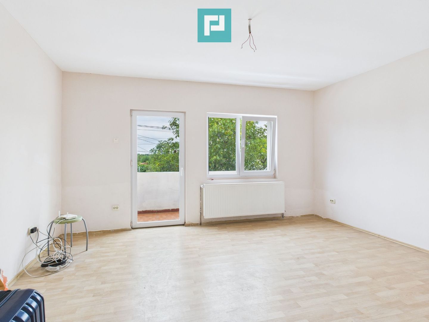 Casă cu 5 camere în Remetea Mare - Poză 4