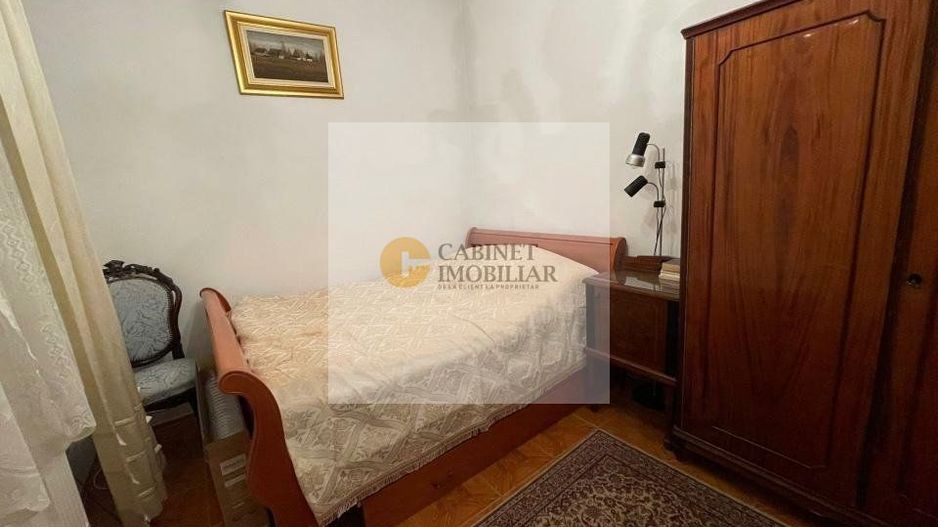 Vilă Spațioasă cu 7 Camere in Domenii – Locație Excelentă - Poză 2