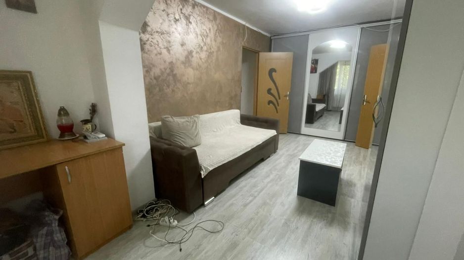 EXCLUSIVITATE -  Apartament 2 camere semidecomandat - Poză 2