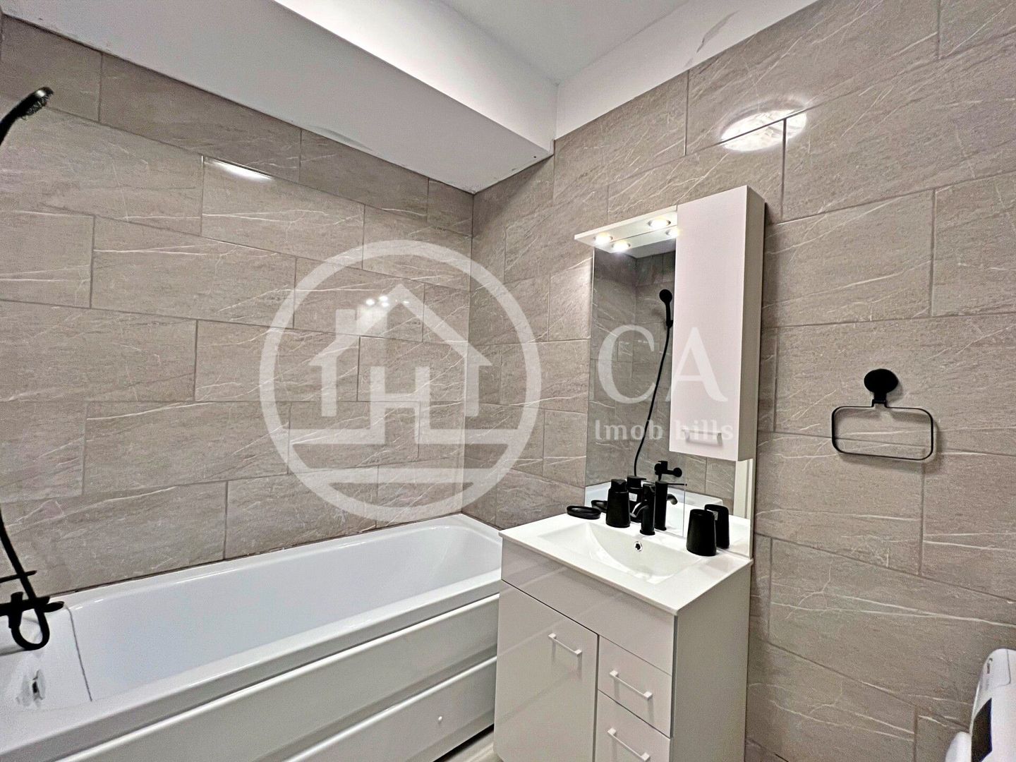 Apartament de inchirat cu 3 camere în cartierul Prima Arena Residence, Oradea - Poză 7