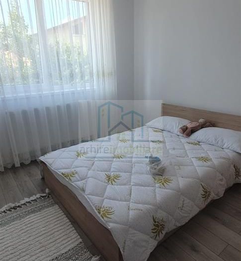 Inchiriere apartament 3 camere - Poză 1