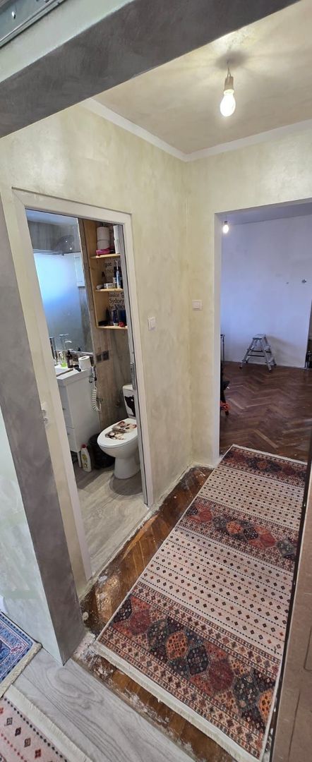 De vanzare apartament 2 camere, zona centrala, etaj 1 - Poză 2