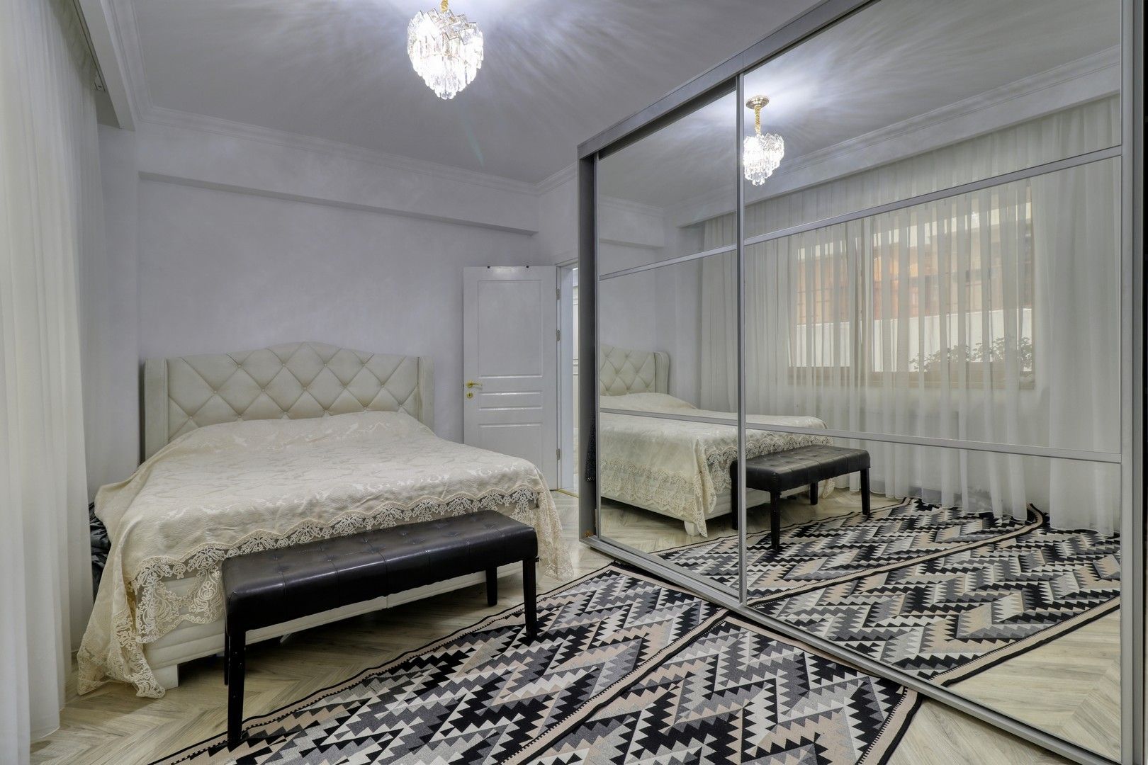 Parc Bazilescu-  4 camere + curte mare-  comision 0% - Poză 14