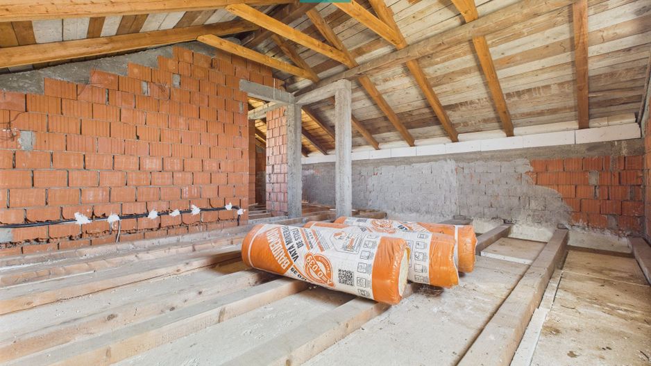 Casa la gri in Frumuseni - Poză 9