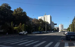 Spatiu Comercial Vitrat- 60mp - Front Stradal - Podu Ros - Poză 12