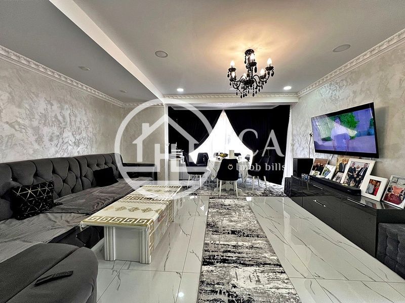 Casă de vânzare cu 4 camere în Cartierul Tineretului, Oradea - Poză 1