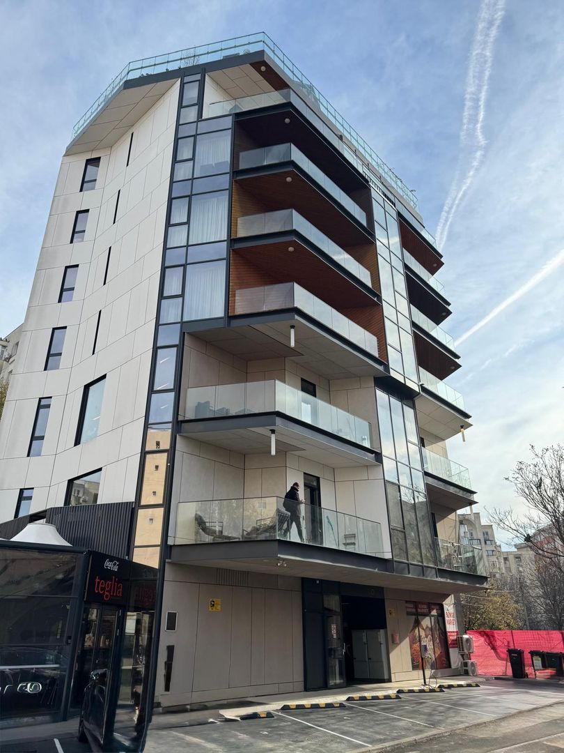 Oportunitate - Spatiu de birouri premium in Cladire Mixta Zona Decebal - Poză 1