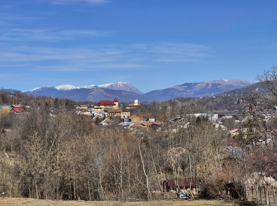 Teren intravilan 3526 mp cu vedere superba catre munte! - Poză 10