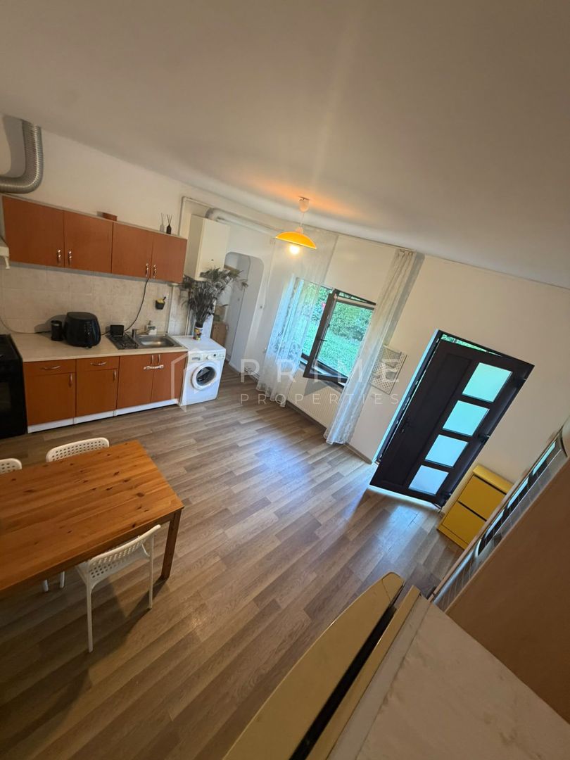 Casa de inchiriat Remetea - Curte comuna - Zona linistita - Poză 3