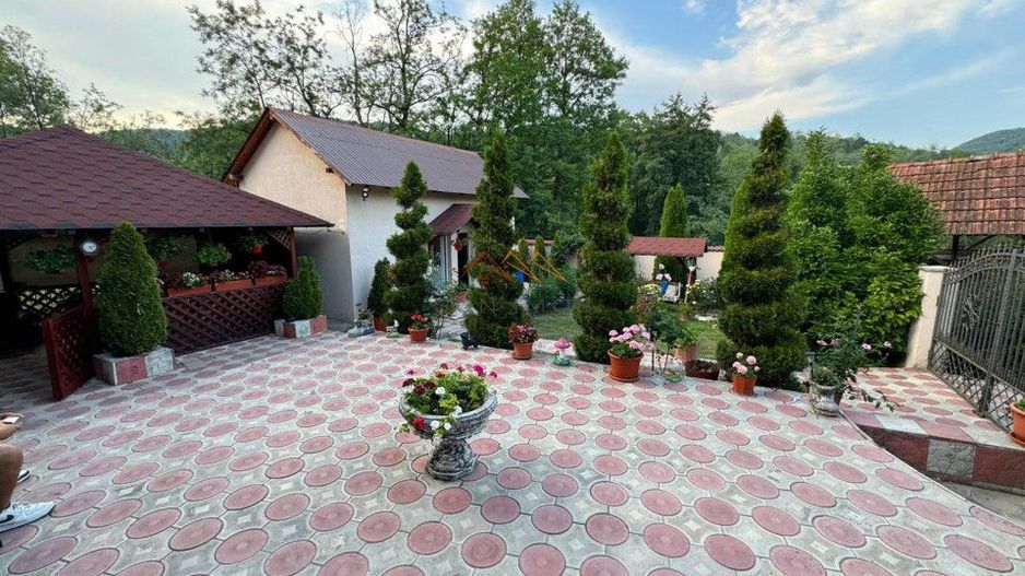 Casa 4 camere, anexe, recent renovata, foisor, teren 781mp, Izvoru, DB - Poză 15