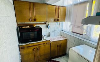3 decomandate, centrala, 1 Mai - 110 000 Euro - Poză 10