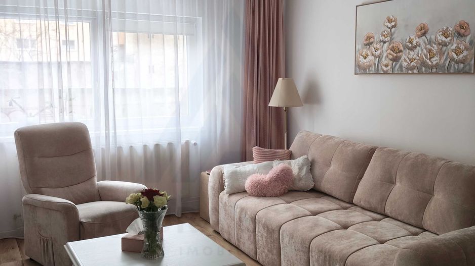 Apartament ultrafinisat 60 mp utili cu bucatarie inchisa zona Terezian - Poză 1
