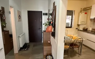 Casă înșiruită complet mobilată + curte+ 2 parcari în complex inchis! - Poză 21