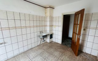 APARTAMENT 3 CAMERE ETAJ 3 CENTRU CAMPULUNG - Poză 8